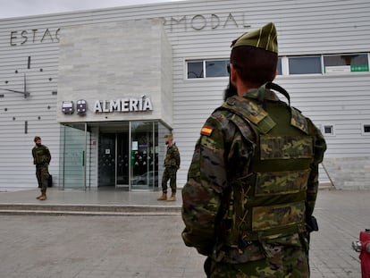 La Brigada de la Legión en labores de vigilancia en Almería.