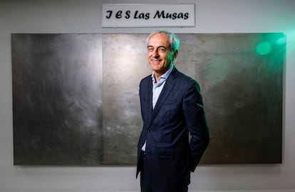 Juan Antonio Expósito, director del IES Las Musas, en Madrid, fotografiado en el instituto el 18 de junio de 2024.