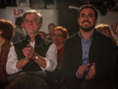 El alcalde de Zaragoza, Pedro Santisteve, ayer en el mitin de IU con Alberto Garz&oacute;n, candidato a La Moncloa por la coalici&oacute;n.
