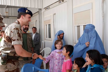 Felipe de Borbón, durante su visita a Herat (Afganistán) en junio de 2008, cuando era Príncipe de Asturias.