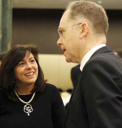 Rosa García, presidenta de Siemens y Juan Bravo presidente de Adif.