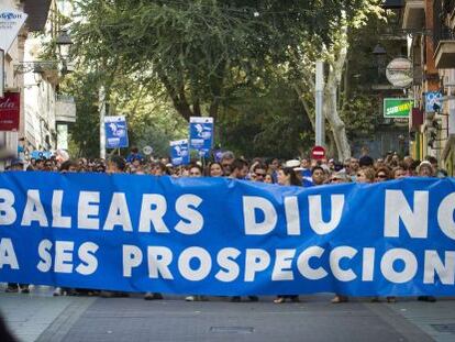 Cabecera de la manifestación en Palma de Mallorca contra las prospecciones petrolíferas.