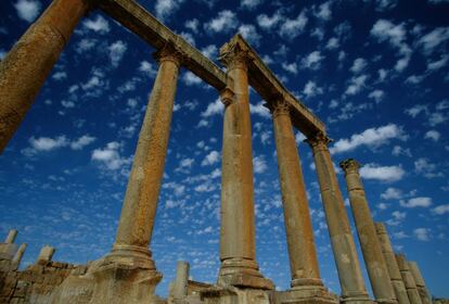 Columnas del cardo máximo de Jerash (Jordania).