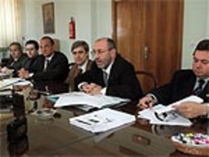 Los decanos de Veterinaria y el presidente de los colegios profesionales, Juan José Badiola, la semana pasada.