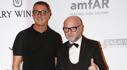 Domenico Dolce y, a la derecha,Stefano Gabbana en la gala de amfAR. 