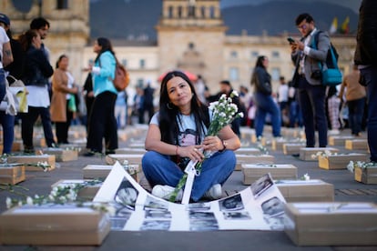 Nidia Arcila, viuda de Ronald Rojas Ramos, un firmante de paz, este martes en Bogotá.