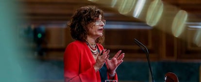 La ministra Portavoz y de Hacienda, María Jesús Montero, en el Congreso de los Diputados.