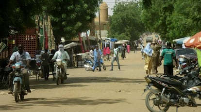 Una calle transitada de Gao, en el norte de Mal&iacute;.