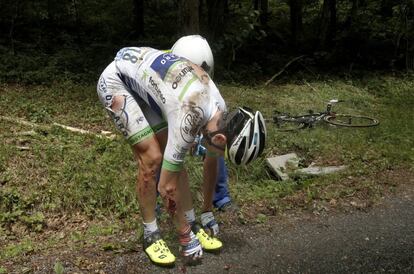Otra imagen de la caída del ciclista argentino Eduardo Sepulveda.