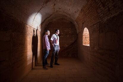 Underground galleries used to defend the sultan.