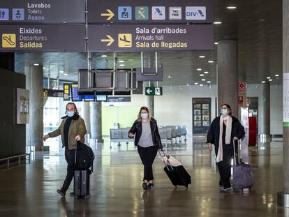 Llegada de viajeros al aeropuerto de Valencia, el 23 de marzo.