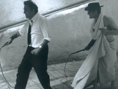 Fellini, durante el rodaje de la pel&iacute;cula.