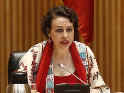 La ministra de Trabajo, Migraciones y Seguridad Social, Magdalena Valerio, en la Comisión de Trabajo, Migraciones y Seguridad Social.