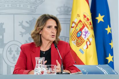 La vicepresidenta tercera y ministra par la Transición Ecológica, Teresa Ribera, durante la rueda de prensa posterior al Consejo de Ministros, este martes.