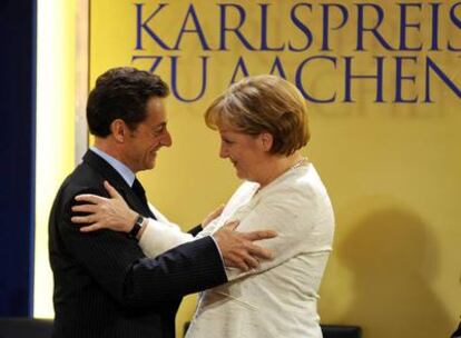 Sarkozy y Merkel en la sede del Ayuntamiento de Aquisgrán