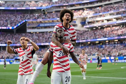 Folarin Balogun festeja su tercer gol del encuentro ante Paraguay.Andre Penner (AP Photo/Andre Penner)