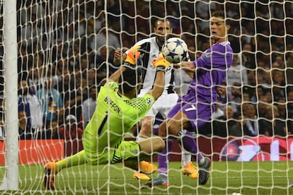 Ronaldo marca el tercer gol del Real Madrid ante la Juventus.