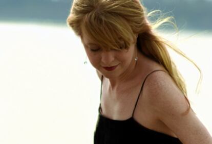 La compositora de jazz Maria Schneider ganó esta madrigada un Grammy por su álbum "Concert in the Garden", vendido íntegramente a través de Internet.