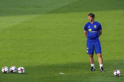 Julen Lopetegui, durante el entrenamiento del equipo en Bruselas, ayer.