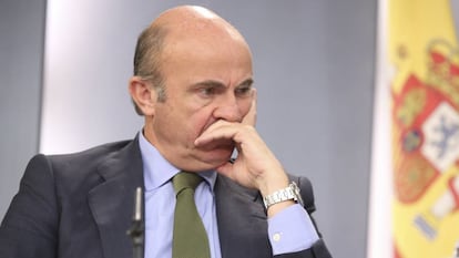 Luis de Guindos, ministro de Economía, tras el Consejo de Ministros.