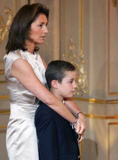 Cécilia Sarkozy, con su hijo.
