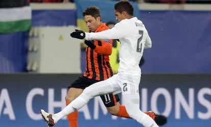 Varane frente al Shakhtar en Champions.