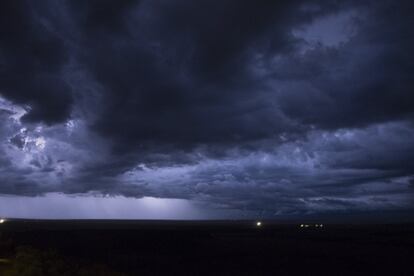 Tormenta nocturna en Masai Mara.