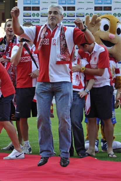 Fabri celebra ayer el ascenso del Granada a Primera.