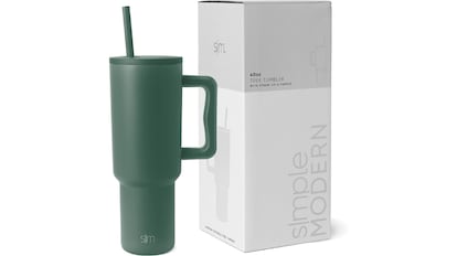 Este vaso termo estilo Stanley es top ventas en Amazon y mantiene las bebidas frías hasta 24 horas.