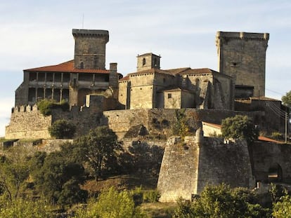 El Castillo de Monterrei, la fortaleza del siglo XII enclavada en el municipio donde está el castro.