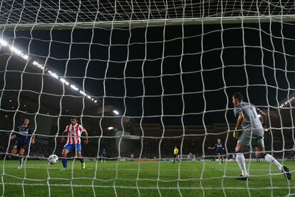 Agüero ha sentenciado al marcar  el segundo gol del Atlético