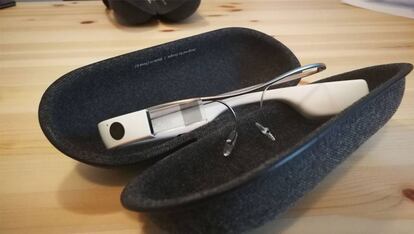 Estuche con las nuevas Google Glass