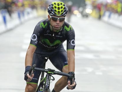 Alejandro Valverde cruza la meta de Bergerac, este viernes.