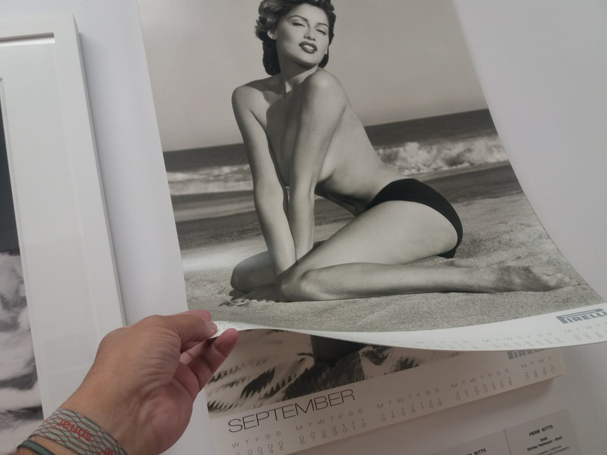 La galería barcelonesa FotoNostrum presenta los populares calendarios  Pirelli como mucho más que imágenes de mujeres desnudas | Noticias de  Cataluña | EL PAÍS