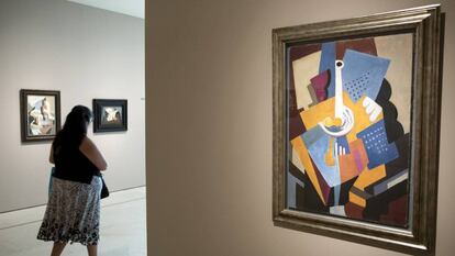 'Botella y frutero sobre una mesa', de María Blanchard, el Museo Carmen Thyssen.