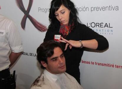 El consejero madrileño de Sanidad en el puesto de L'Oreal