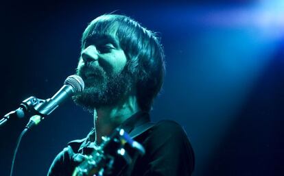 Enric Montefusco voz de la band Stand Still