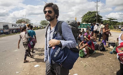 Juan Moreno, fotografado no sul do México, durante a realização da reportagem sobre a caravana migratória que fez o escândalo eclodir