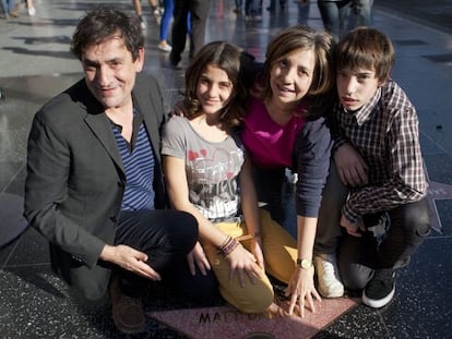 Agustí Villaronga junto a la actriz Marina Comas, la productora Isona Passola y el actor Francesc Colomer, en Hollywood hace unos días.