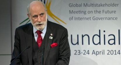 Winton Cerf, durante la cumbre sobre la gobernanza de Internet en Brasil. 