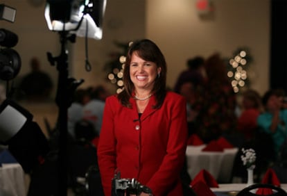 Christine O'Donnell, candidata de los Tea Party vencedora en las primarias republicanas, se enfrentará al demócrata Cris Coons por el escaño de Joe Biden en el Senado por Delaware.