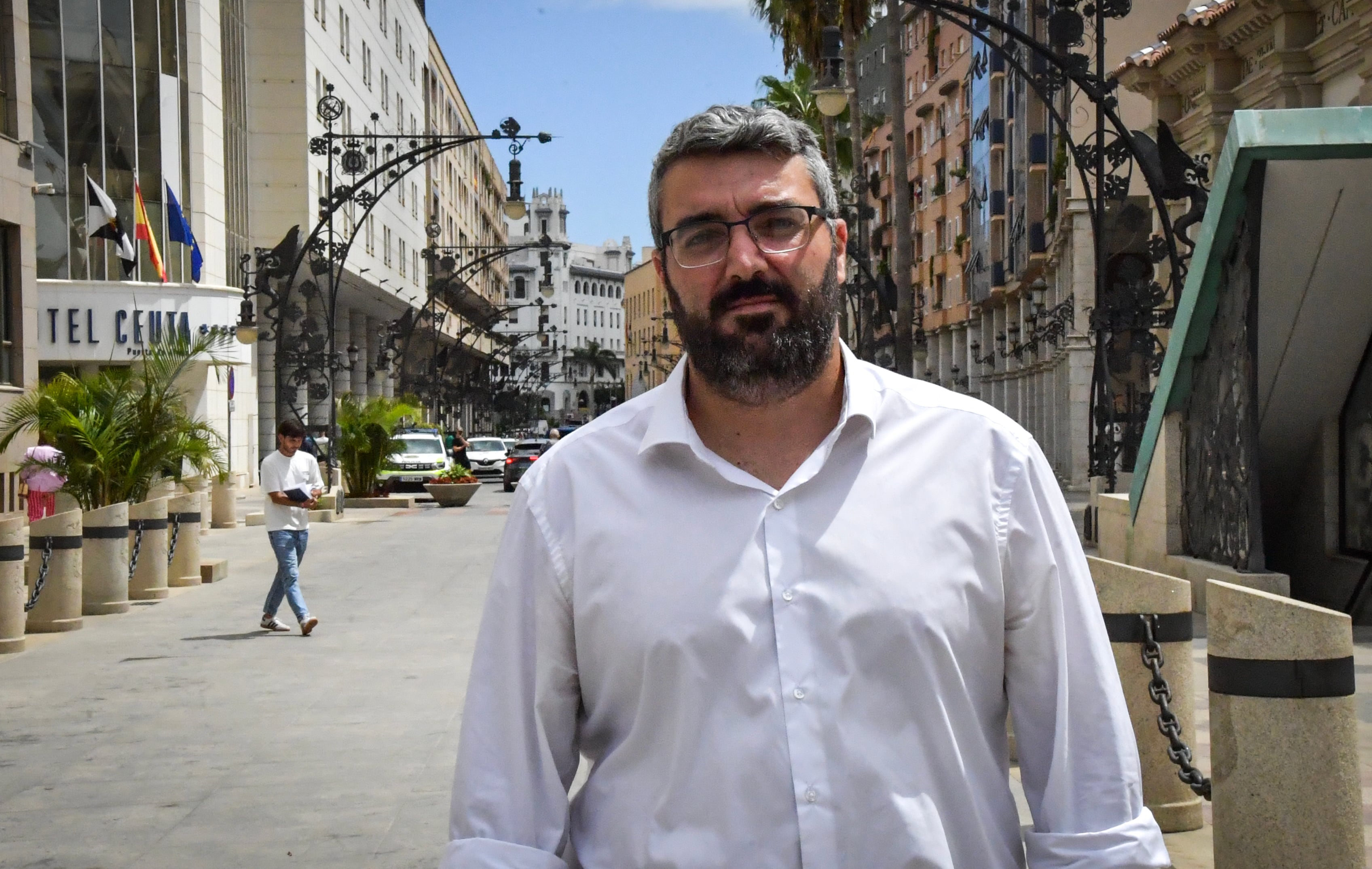 Melchor León, socialista crítico con la gestión de la crisis en Ceuta: “Que un gobierno de mi partido nos abandone es muy triste”