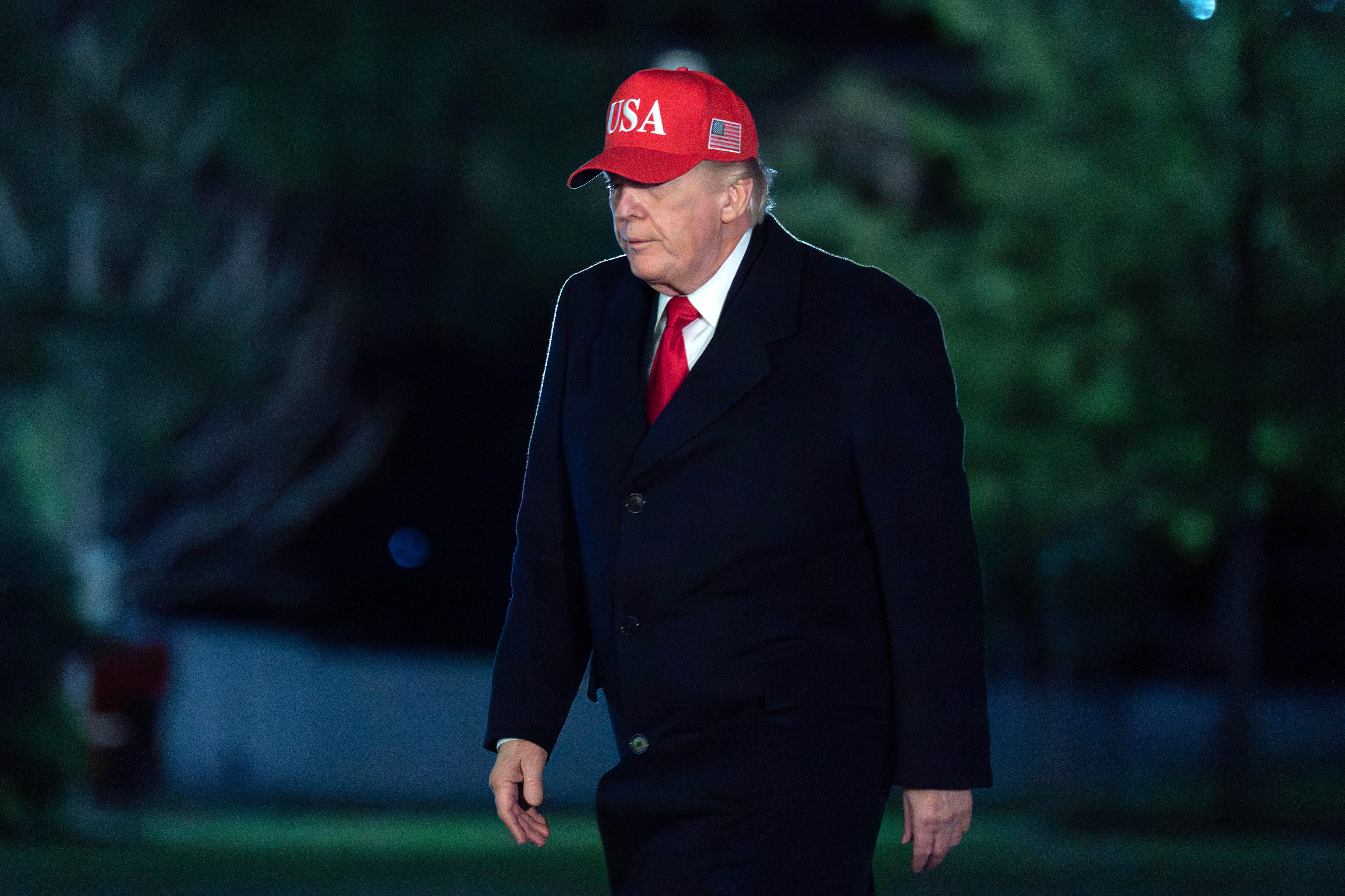 Trump ataca al Papa y dice que “debería dejar de complacer a la izquierda radical”