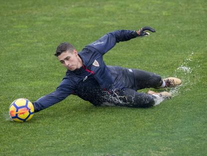 Kepa, durante un entrenamiento con el Athletic.