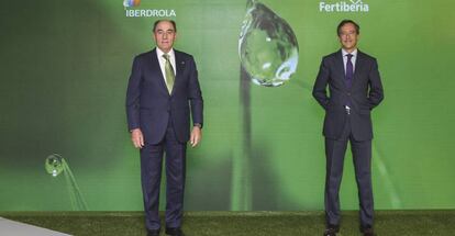 Ignacio Sánchez Galán, presidente de Iberdrola y Antonio Goñi, de Fertiberia, que desarrollarán hidrógeno verde en su planta de Puertollano (Ciudad Real).