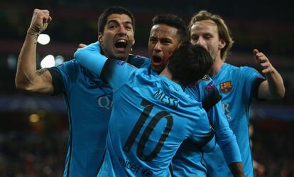 Los jugadores del Barcelona celebran un gol.