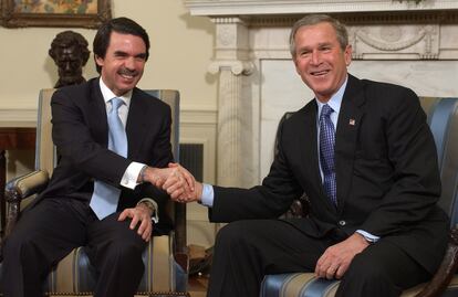 José María Aznar, presidente del Gobierno en 2004, en una reunión con el presidente de EE UU, George W. Bush.