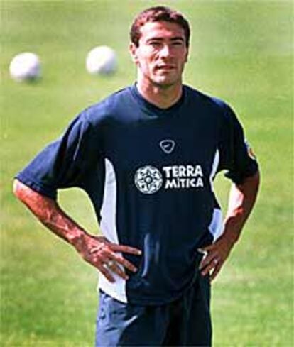 Kily González, durante un entrenamiento del Valencia.