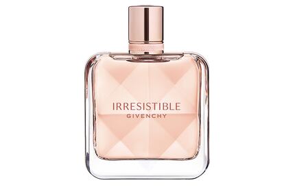 Al nombrarla embajadora del nuevo perfume de Givenchy, le dieron un frasco a probar. «Lo terminé en una semana». Se ha convertido en su aroma favorito. «No es demasiado dulce y perdura».
