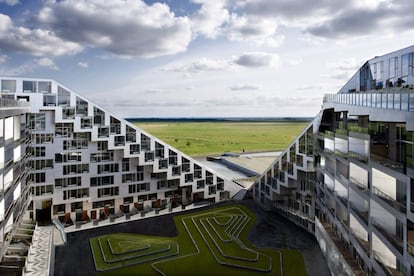 Las vistas de la 'Casa ocho' dan al parque Kalvebod Fælled, uno de los espacios naturales más grandes de Copenhague.